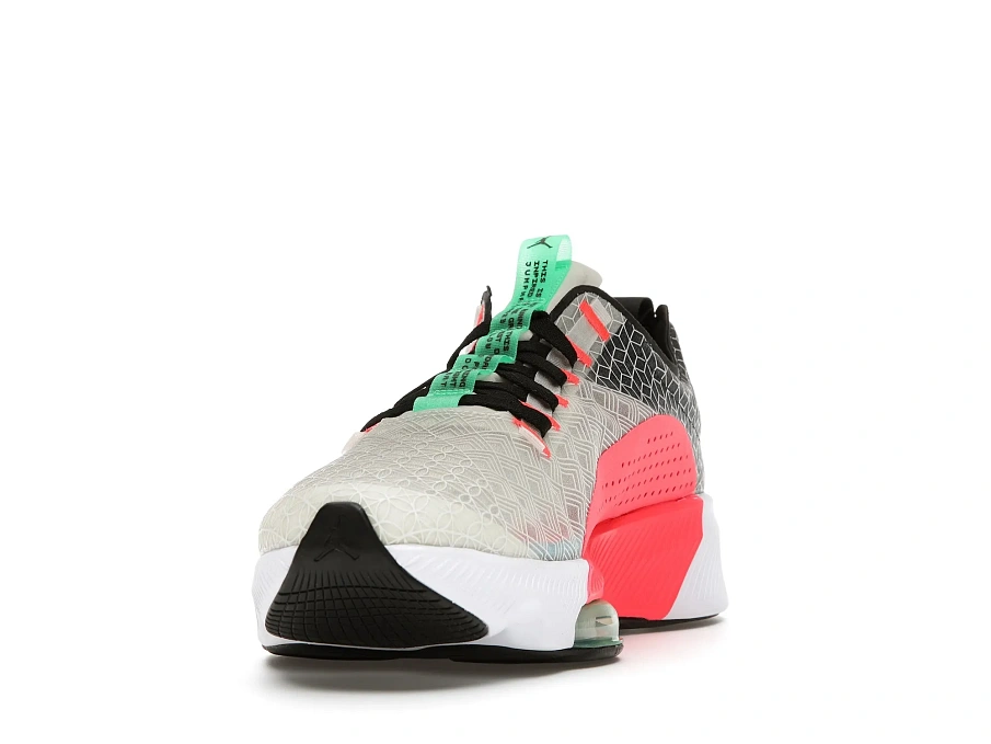 Фото № 4 с приближением к товару «‎Jordan Air Zoom Renegade White Infrared 23 Black»