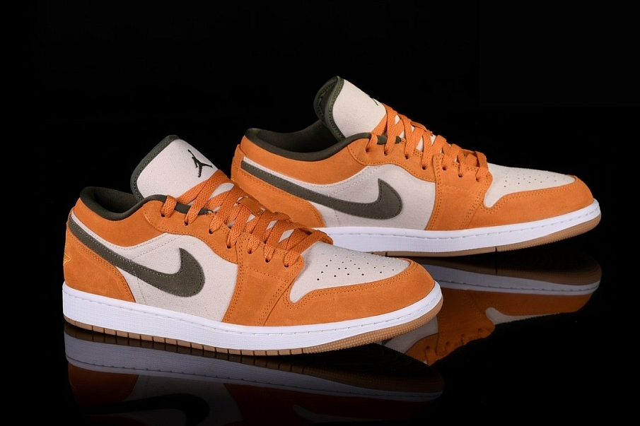 Фото № 2 с приближением к товару «‎Nike Air Jordan 1 Retro SE »