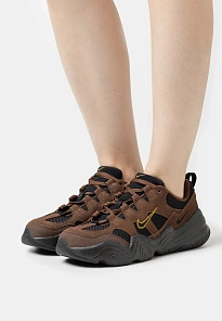 Фото № 1 с приближением к товару «‎W NIKE TECH HERA »