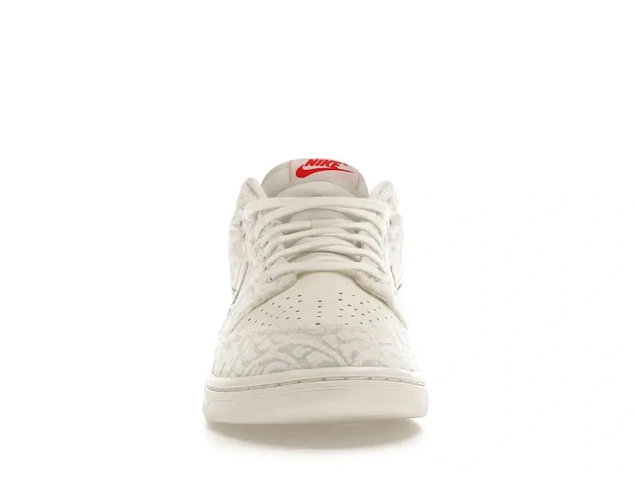 Фото № 2 с приближением к товару «‎Nike Dunk Low»
