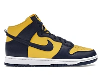 Фото № 1 с приближением к товару «‎Nike Dunk High»