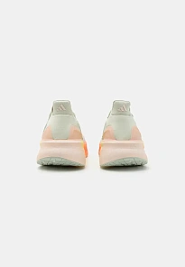 Фото № 3 с приближением к товару «‎ULTRABOOST 5»