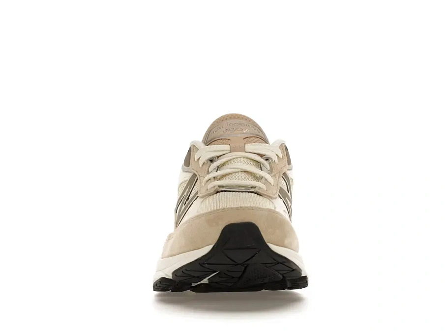 Фото № 2 с приближением к товару «‎New Balance 990v6»