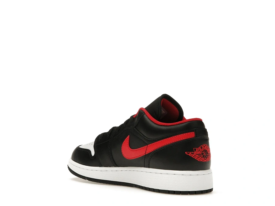 Фото № 5 с приближением к товару «‎Jordan 1 Low White Toe »