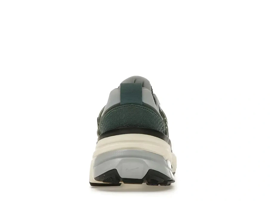Фото № 4 с приближением к товару «‎Nike V2K Run»