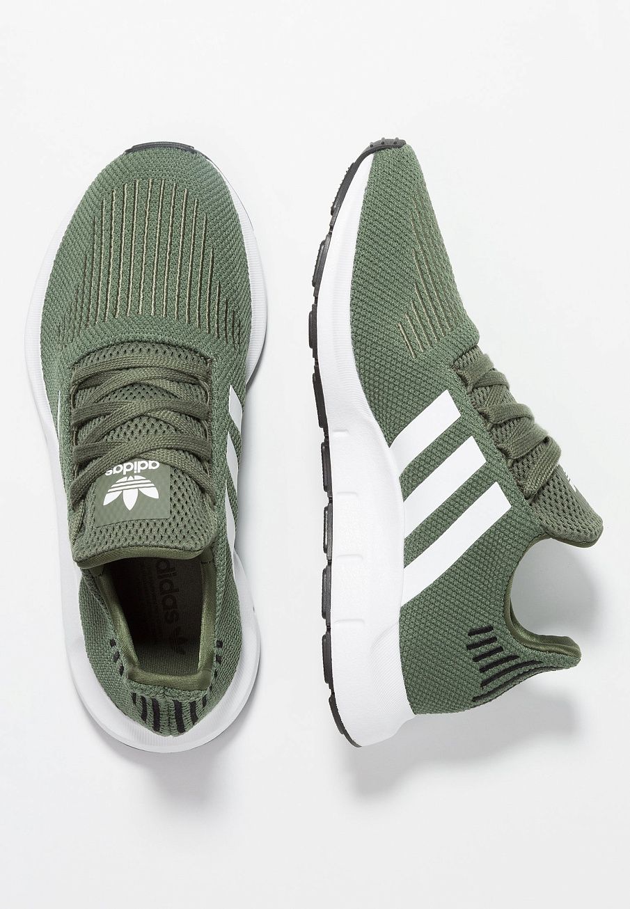 Фото № 4 с приближением к товару «‎Adidas Swift »