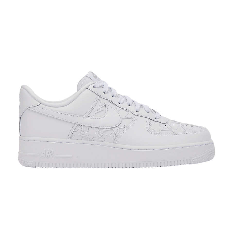Фото № 1 с приближением к товару «‎Nike Air Force 1 Low Stars Triple White White/White-Metallic Silver»