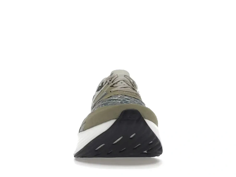 Фото № 2 с приближением к товару «‎New Balance FuelCell RC Elite v2»