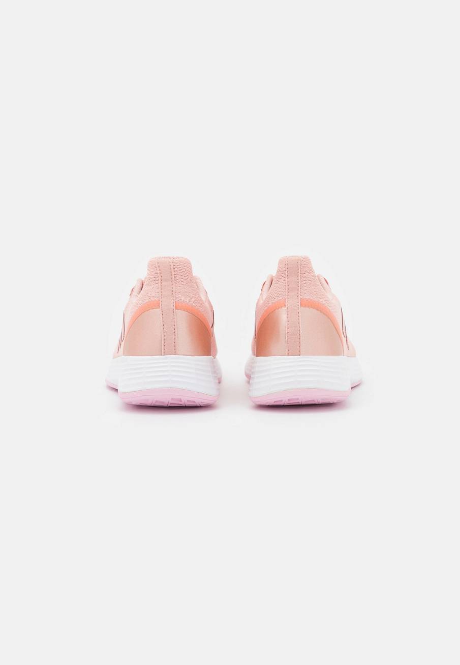 Фото № 3 с приближением к товару «‎Adidas Qt Racer»