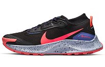 Фото № 1 с приближением к товару «‎Nike Wmns Pegasus Trail 3 GTX Low-Top Sneakers BlackRed»