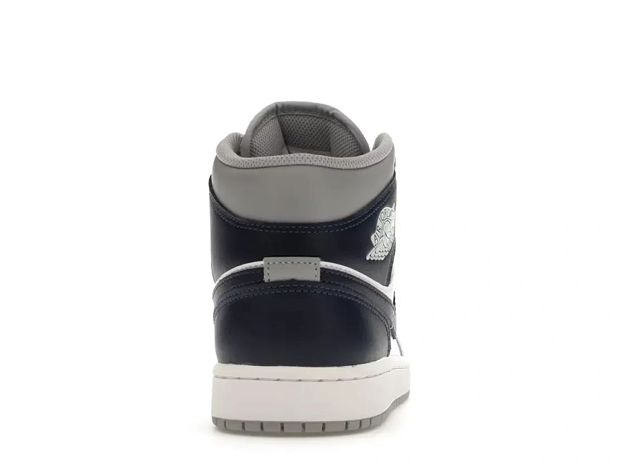 Фото № 4 с приближением к товару «‎Jordan 1 Mid»