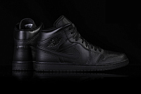 Фото № 3 с приближением к товару «‎Nike Air Jordan 1 Retro Triple»