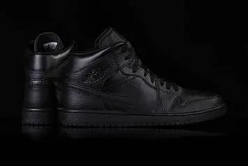 Nike Air Jordan 1 Retro Triple - 3