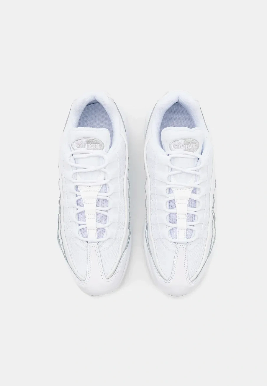 Фото № 4 с приближением к товару «‎AIR MAX ESSENTIAL»