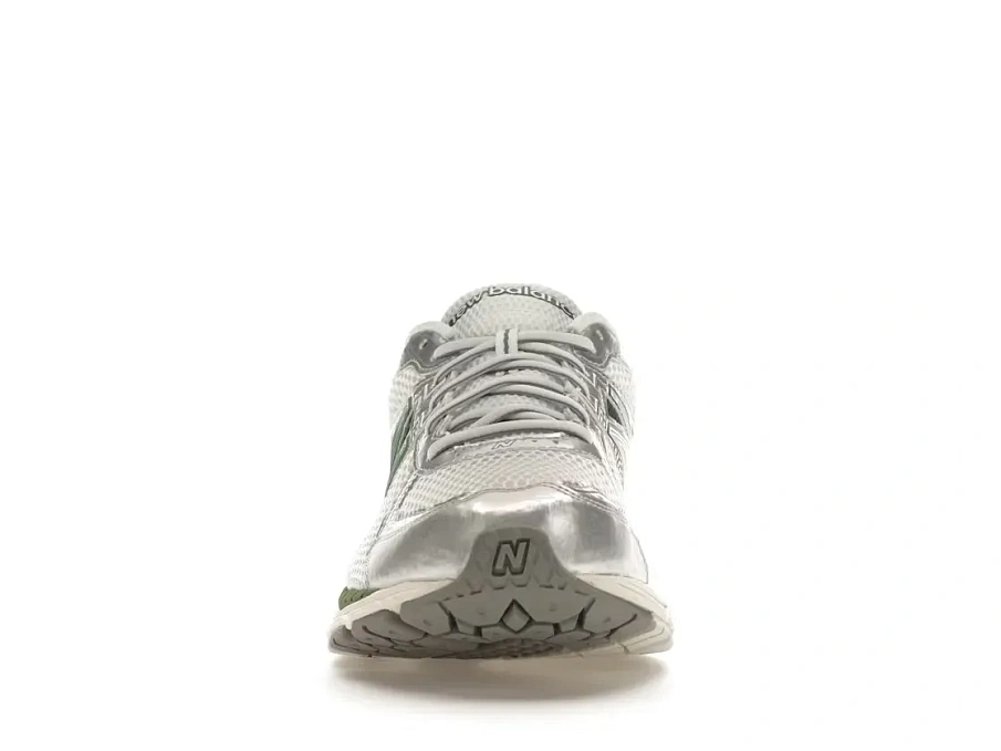 Фото № 2 с приближением к товару «‎New Balance 860 V2»