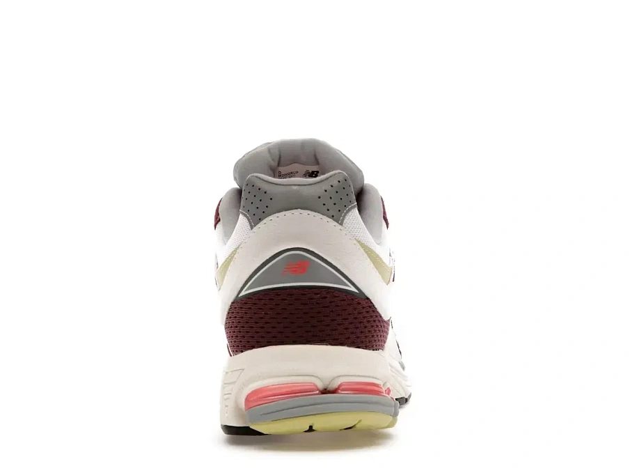 Фото № 4 с приближением к товару «‎New Balance 2002R»