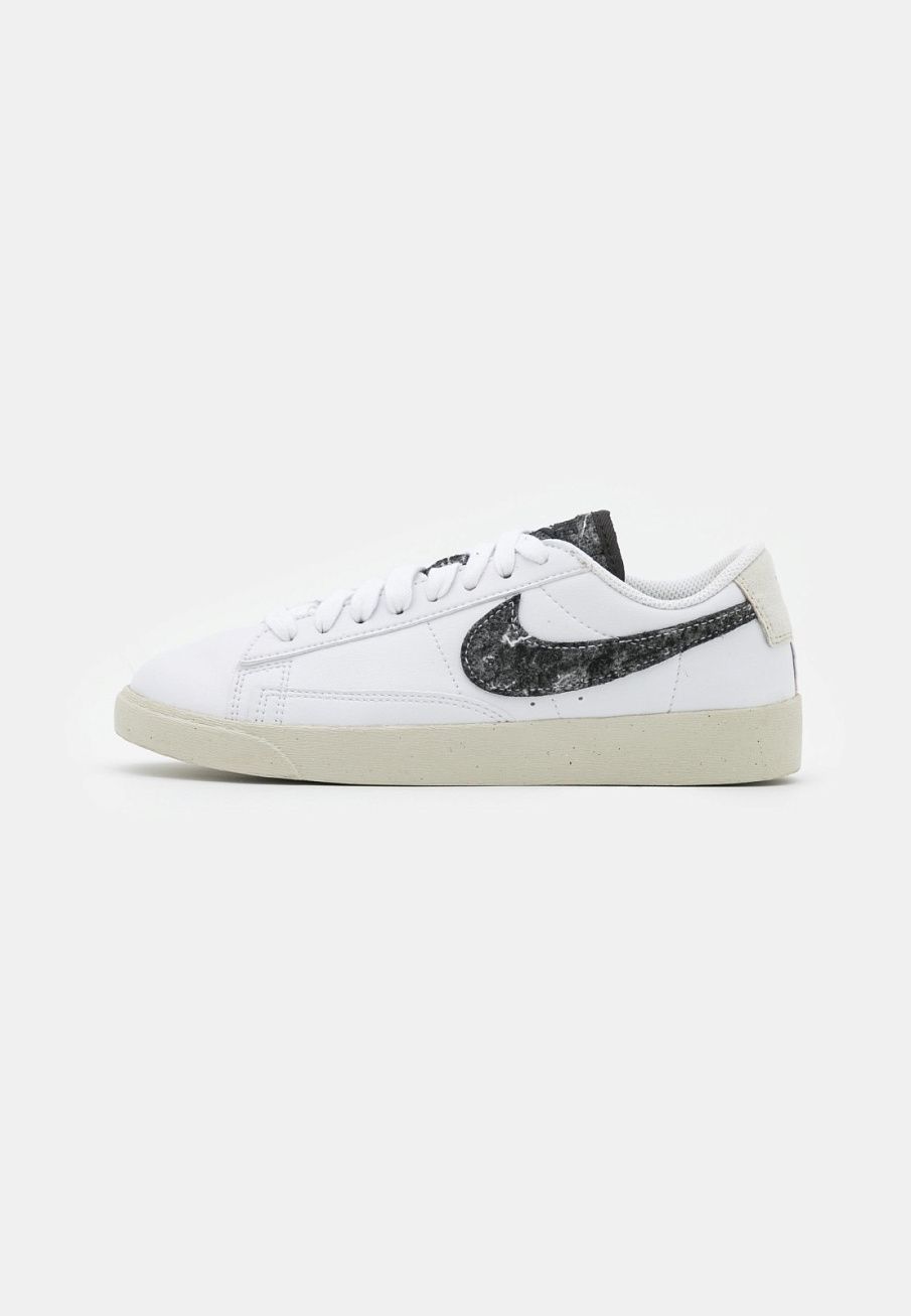 Фото № 1 с приближением к товару «‎Nike Blazer »
