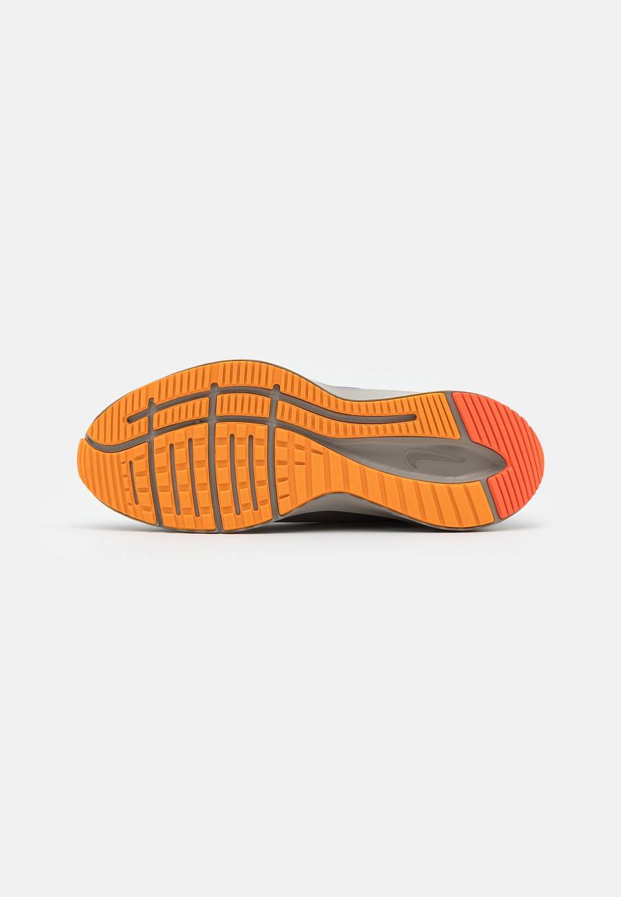 Фото № 5 с приближением к товару «‎Nike Quest 4»