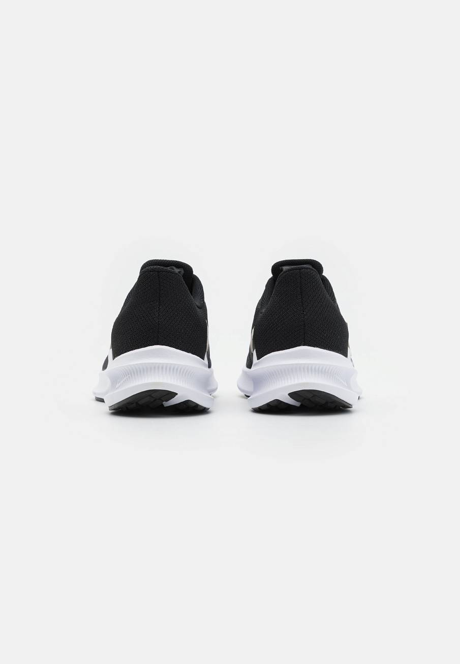Фото № 3 с приближением к товару «‎Nike Downshifter »