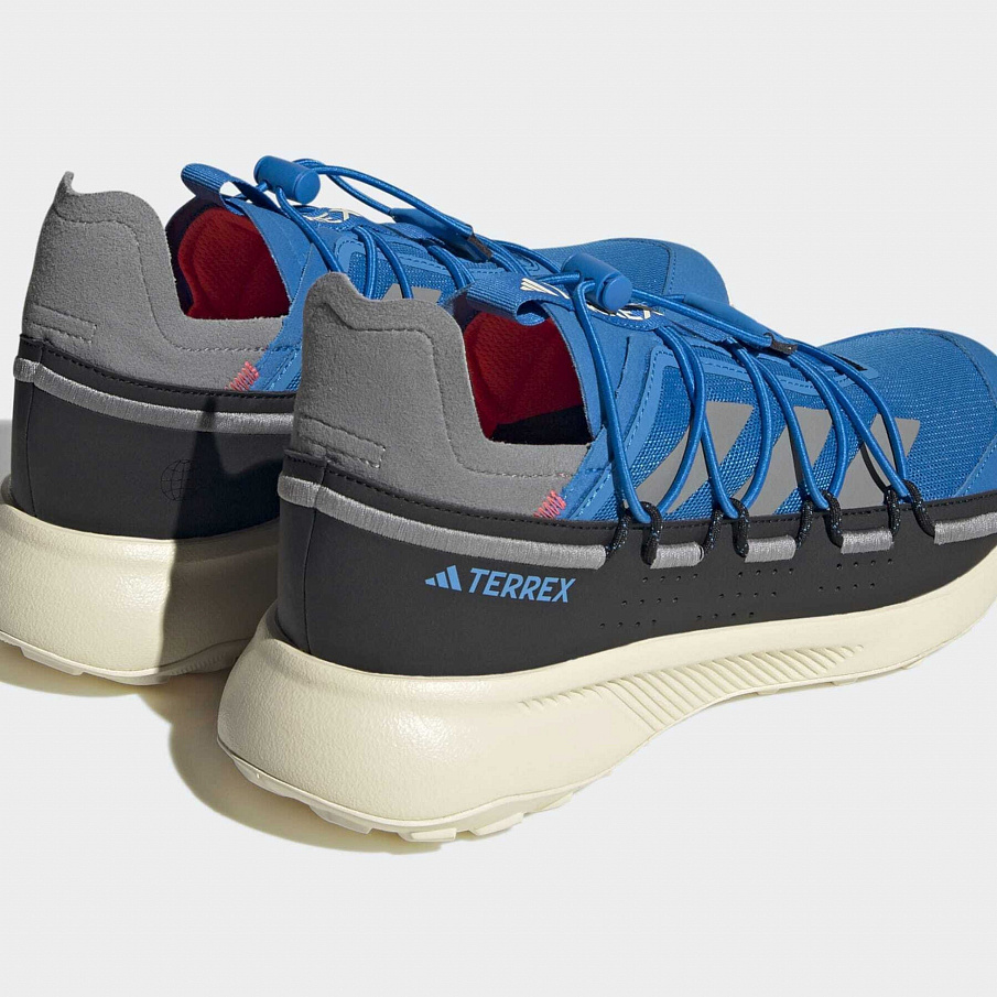 Фото № 4 с приближением к товару «‎Adidas»