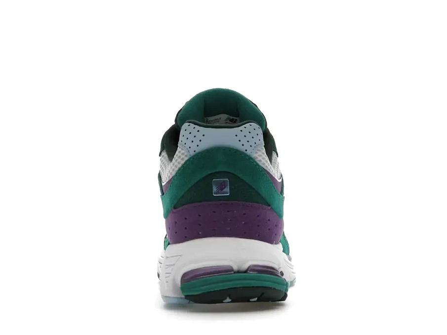 Фото № 4 с приближением к товару «‎New Balance 2002R»