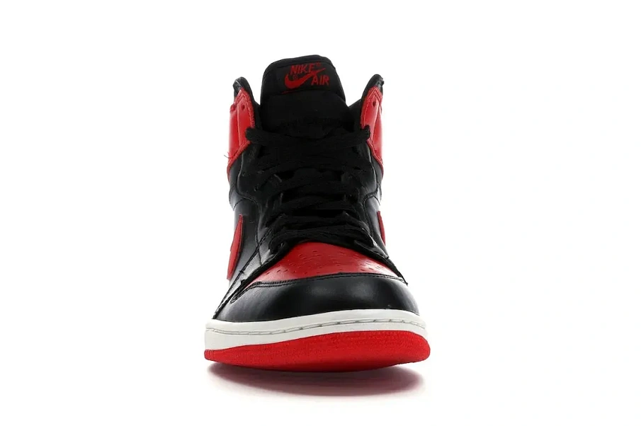 Фото № 2 с приближением к товару «‎Jordan 1 Retro Bred (2001)»