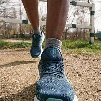Фото № 3 с приближением к товару «‎Asics Dynablast 2»
