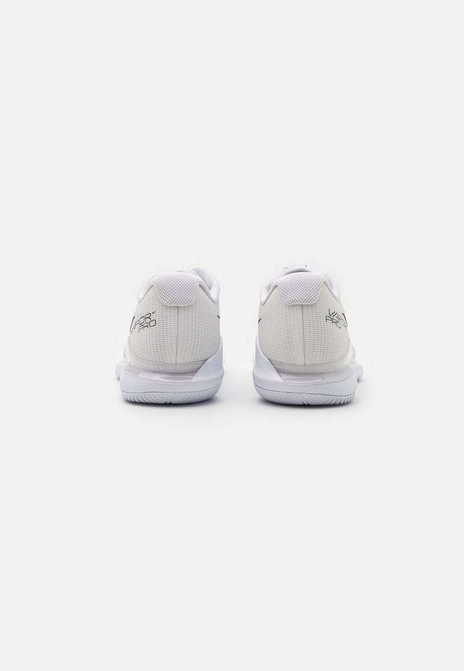 Фото № 2 с приближением к товару «‎Nikecourt Air Zoom Vapor Pro»