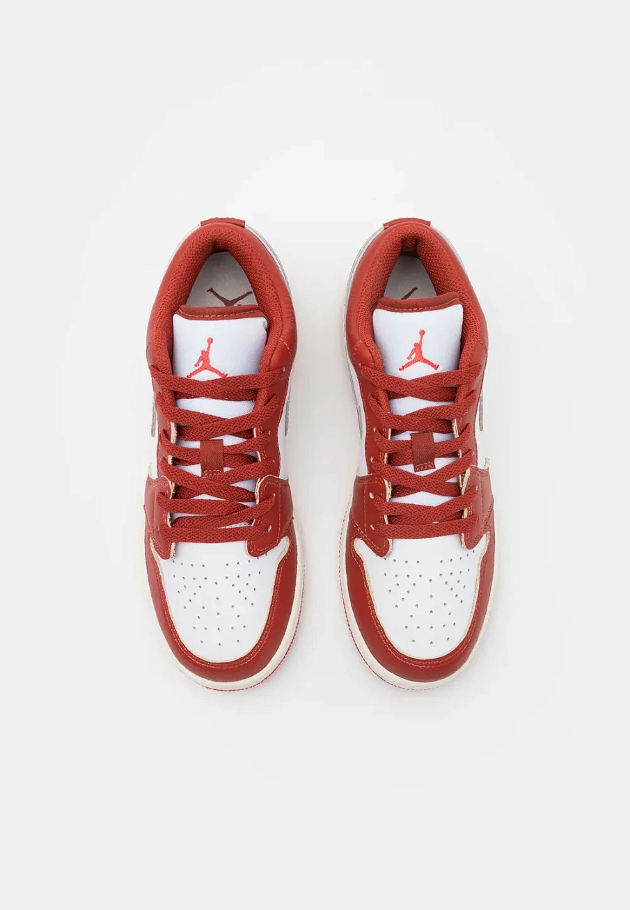 Фото № 4 с приближением к товару «‎AIR JORDAN 1 LOW SE UNISEX»