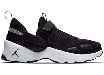 Jordan Trunner LX Black White Sole (897992-011)