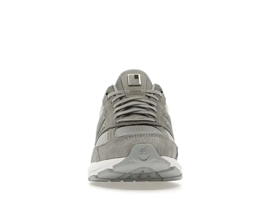 Фото № 2 с приближением к товару «‎New Balance 990v5»