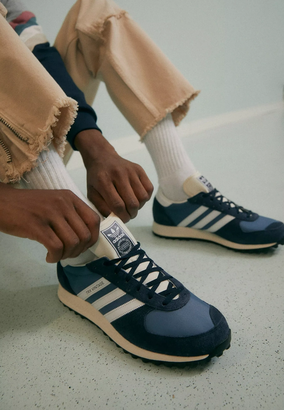 Фото № 3 с приближением к товару «‎ADIDAS TRX VINTAGE UNISEX»
