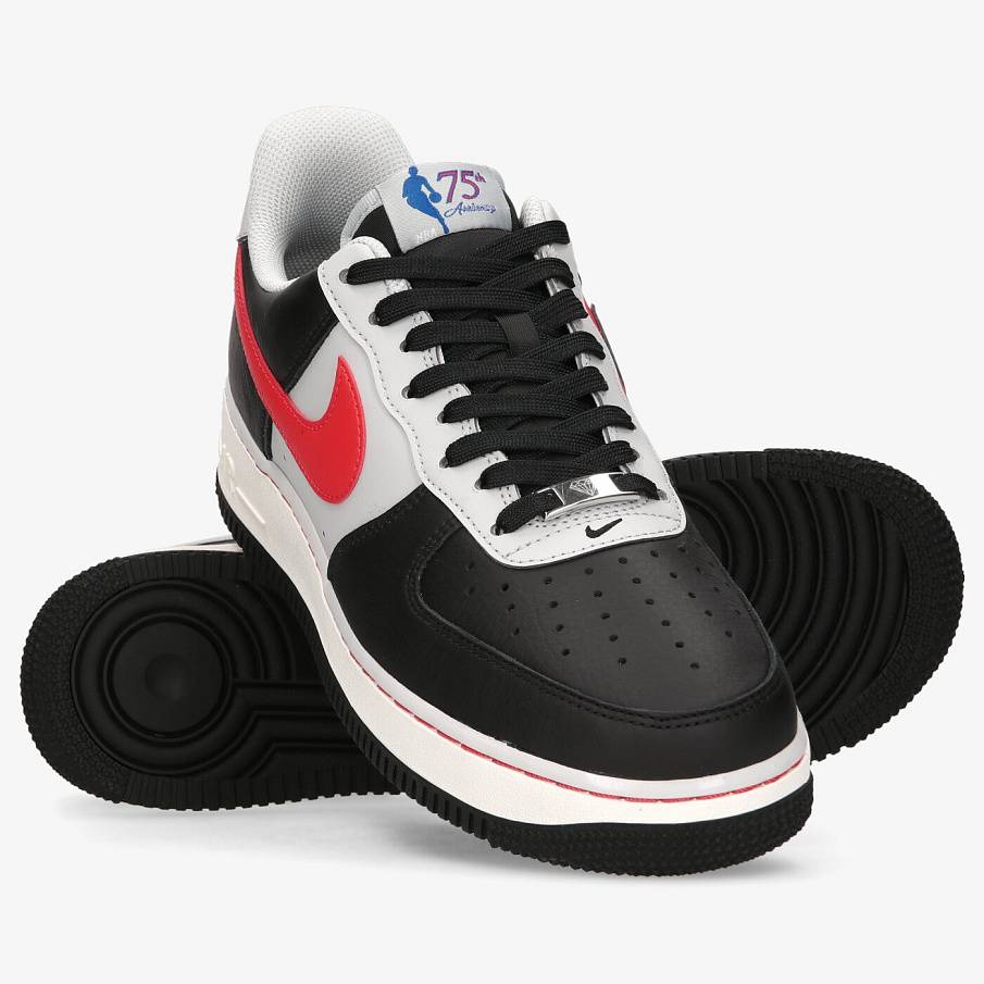 Фото № 4 с приближением к товару «‎Nike Air Force 1 07 Lv8 Emb»