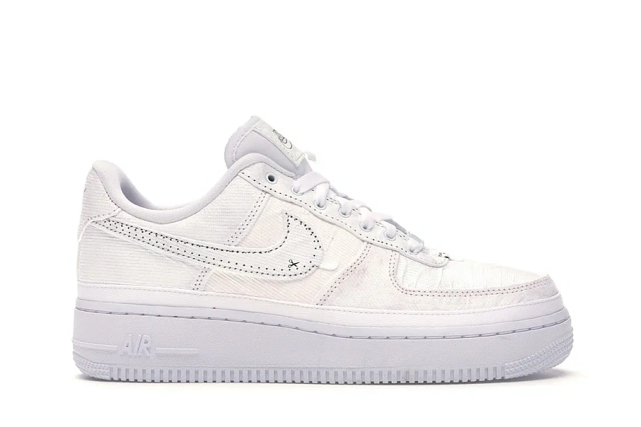 Фото № 1 с приближением к товару «‎Nike Air Force 1 LX Reveal Black Swoosh »