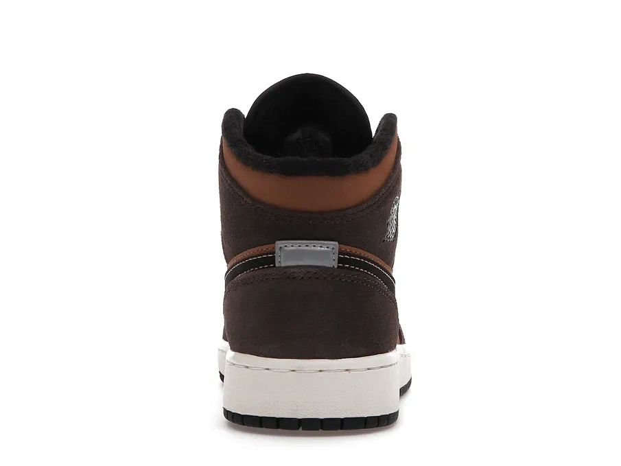 Фото № 4 с приближением к товару «‎Jordan 1 Mid SE Dark Chocolate »