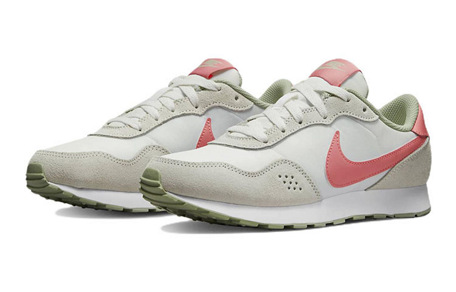 Фото № 3 с приближением к товару «‎ Nike MD Valiant Running shoes»