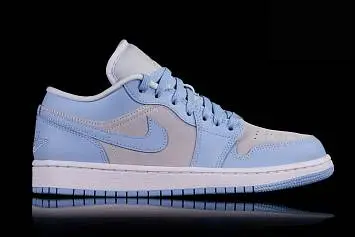 Nike Air Jordan 1 Retro Se Wmns University  - 2