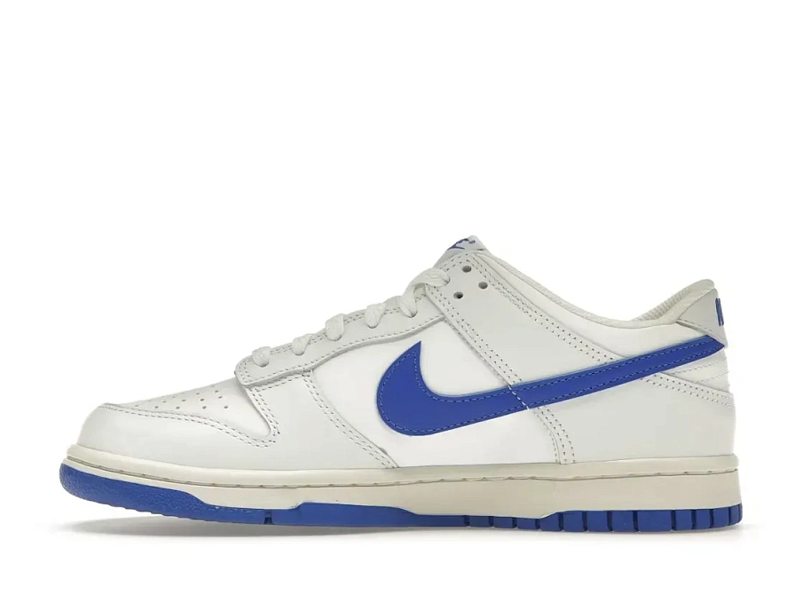 Фото № 3 с приближением к товару «‎Nike Dunk Low»