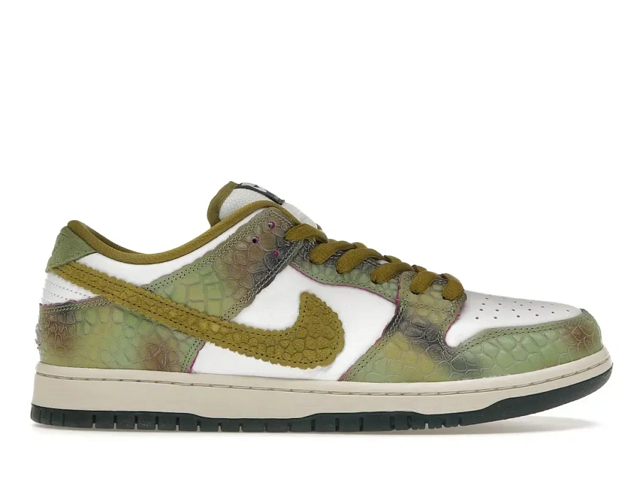 Фото № 1 с приближением к товару «‎Nike SB Dunk Low»