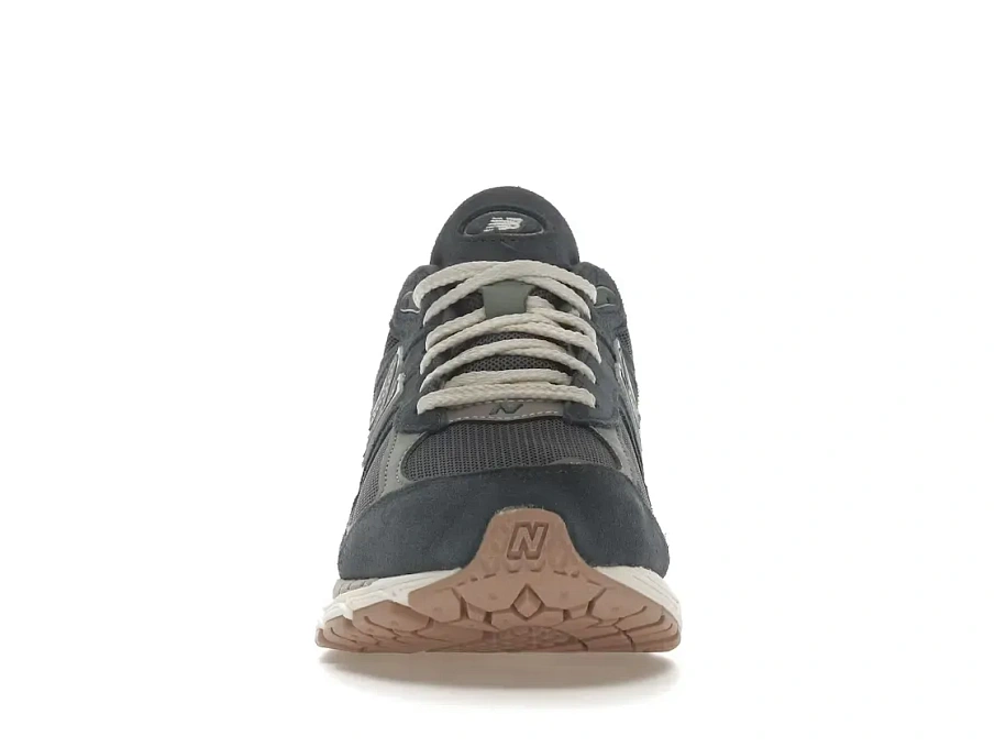Фото № 2 с приближением к товару «‎New Balance 2002R»