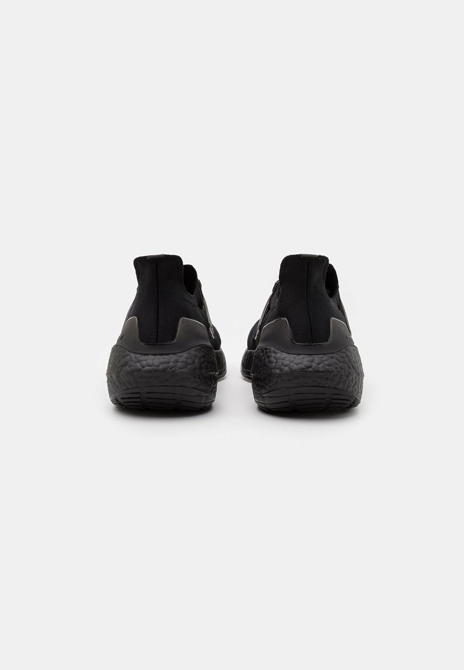 Фото № 3 с приближением к товару «‎Adidas Ultraboost 21»