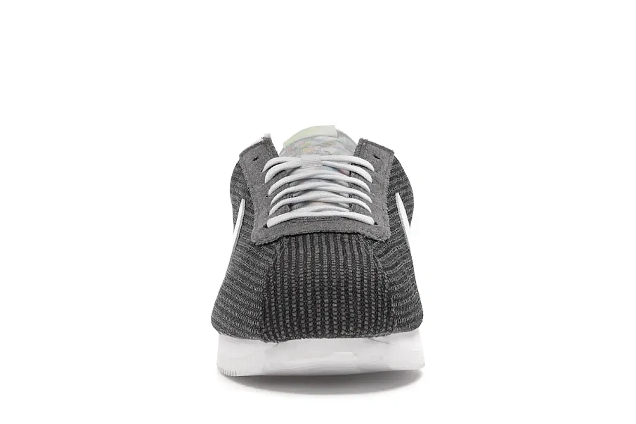 Фото № 2 с приближением к товару «‎Nike Classic Cortez Recycled Canvas»