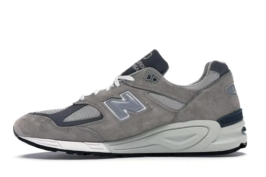 Фото № 3 с приближением к товару «‎New Balance 990v2»