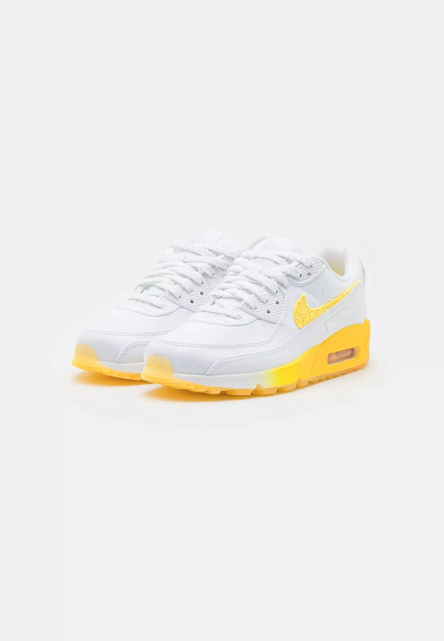 Фото № 4 с приближением к товару «‎AIR MAX 90»