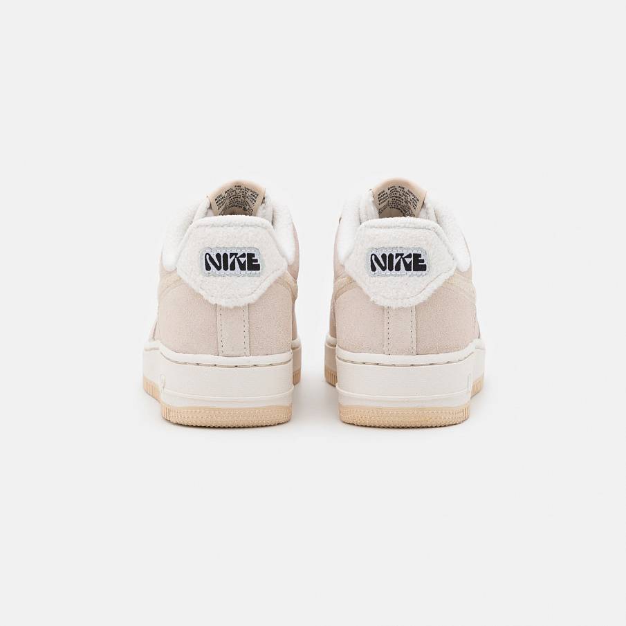 Фото № 3 с приближением к товару «‎Nike Wmns Air Force 1 07 SE »