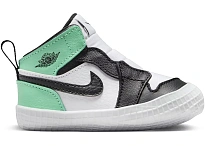 Фото № 1 с приближением к товару «‎Jordan 1 Crib Bootie»