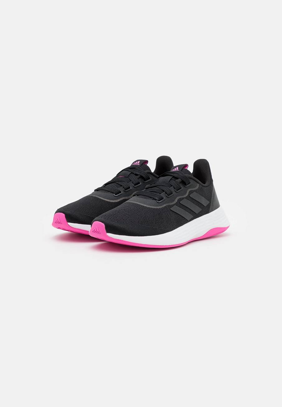 Фото № 2 с приближением к товару «‎Adidas QT Racer»