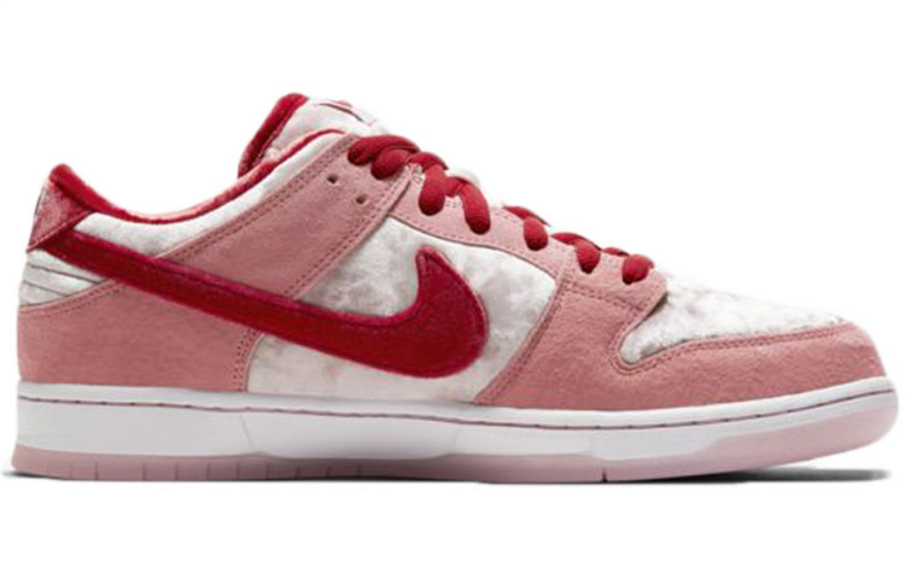 Фото № 2 с приближением к товару «‎StrangeLove x Nike SB Dunk Low 'Valentine's Day'»