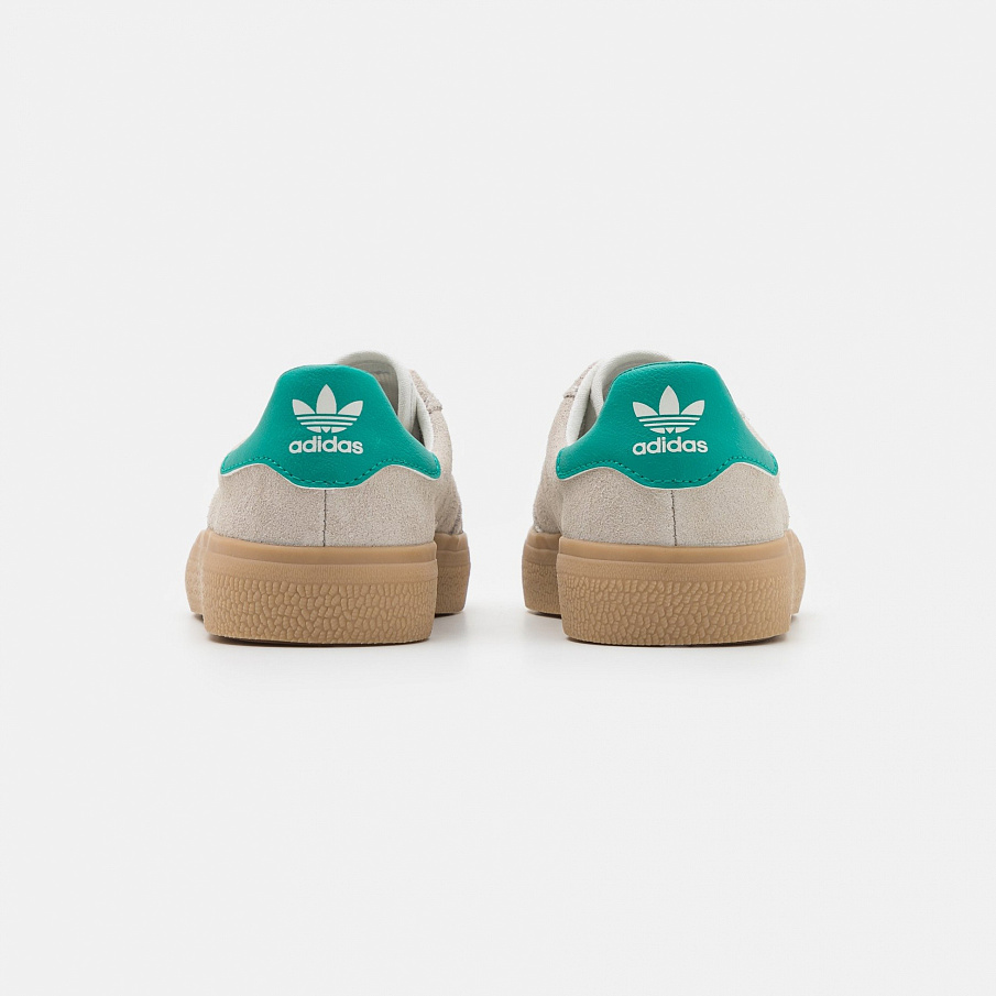 Фото № 3 с приближением к товару «‎Adidas »