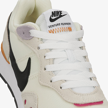 Nike Wmns Venture Runner Low-Top Sneakers WhiteOrangeGrey - 4